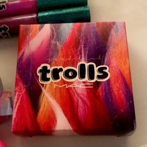❣️SOLD❣️MAC Cosmetics X Good Luck Trolls LE Beauty Powder - Play it Proper